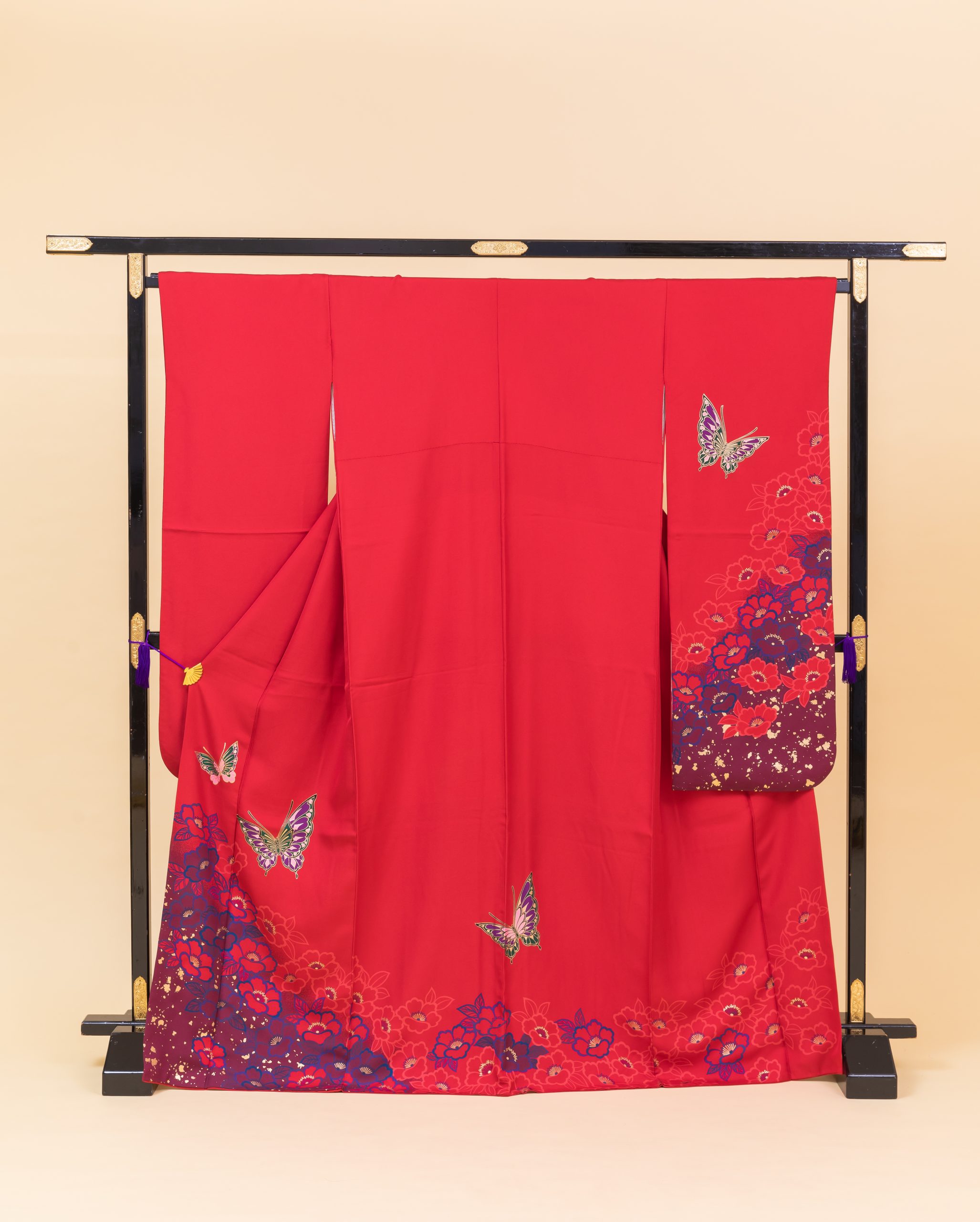 赤 裾ぼかし 椿に蝶(0610353)