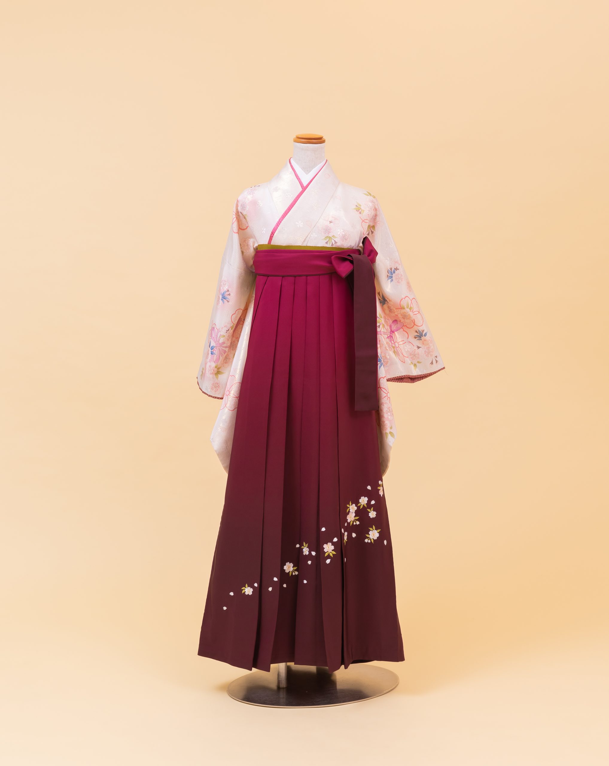 ベージュ地金糸ピンク桜柄リボン付き（740205）/ワイン ボカシ 小桜刺繍